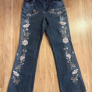 EUC Women’s Newport News Jeanology Collection Boho Floral Embroidered Jeans - 8